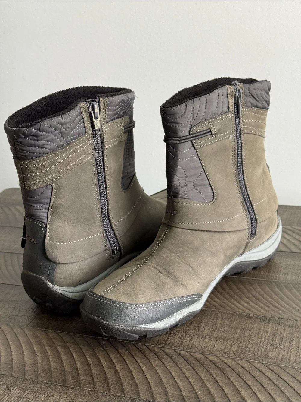 Merrell Women's Dewbrook Zip Waterproof Boots Grizzle Grey Size 8